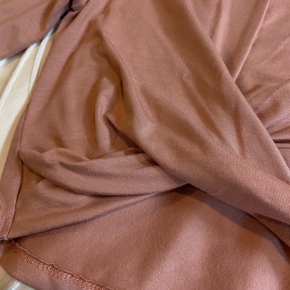 H&M Front Twist Top - Picture 2 of 3